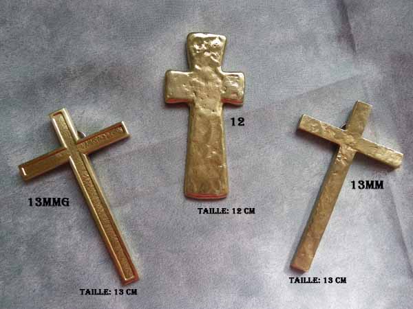 Croix rustiques et classiques